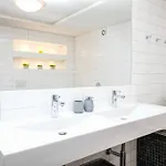 דירה #stayhere - Spacious Luxury Town Hall 3bdr