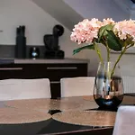 #stayhere - Spacious Luxury Town Hall 3bdr