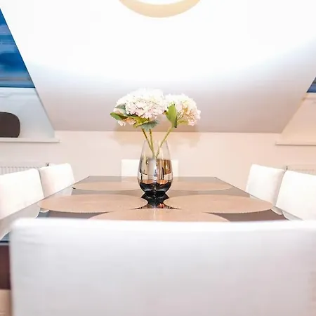 Lejlighed #stayhere - Spacious Luxury Town Hall 3bdr Vilnius