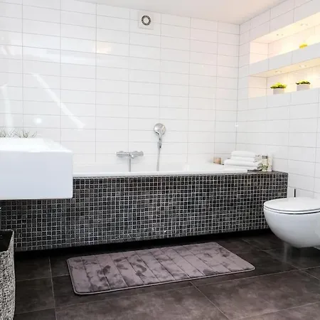 #stayhere - Spacious Luxury Town Hall 3bdr *