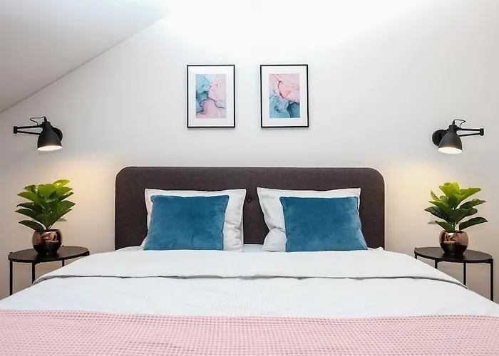 #stayhere - Spacious Luxury Town Hall 3bdr *