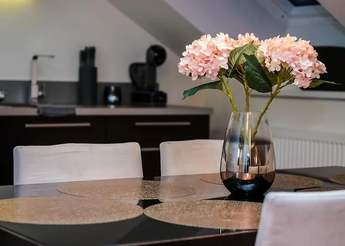 #stayhere - Spacious Luxury Town Hall 3bdr