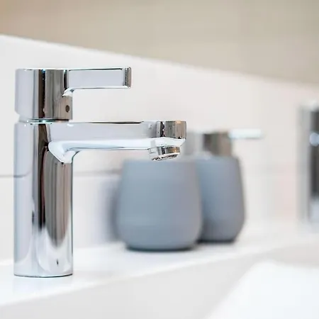 #stayhere - Spacious Luxury Town Hall 3bdr Апартаменты *