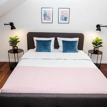 #stayhere - Spacious Luxury Town Hall 3bdr