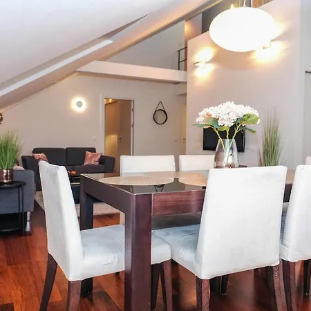 Lejlighed #stayhere - Spacious Luxury Town Hall 3bdr *