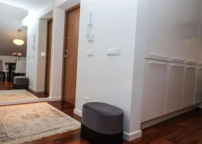 #stayhere - Spacious Luxury Town Hall 3bdr