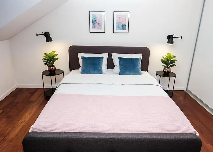 #stayhere - Spacious Luxury Town Hall 3bdr